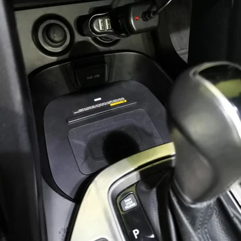 Araba kablosuz şarj cihazı 15w hızlı şarj cep telefonu şarj cihazı şarj paneli pad Hyundai IX45 Santa Fe 2013-2018 aksesuarları