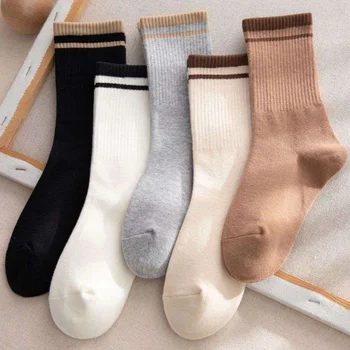 Bahar Çorap Kadın Kadın Kore Versiyonu İki Çubuk Japon Çizgili pamuklu tüp Kazık Çorap İns Gelgit Çorap Kolej Tarzı