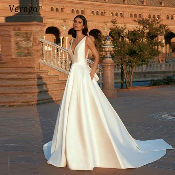 Verngo Basit Bir Çizgi Saten düğün elbisesi 2021 Sheer Boyun Nakış Aplike İlmek Geri Düğmeler gelin elbiseleri Cepler İle